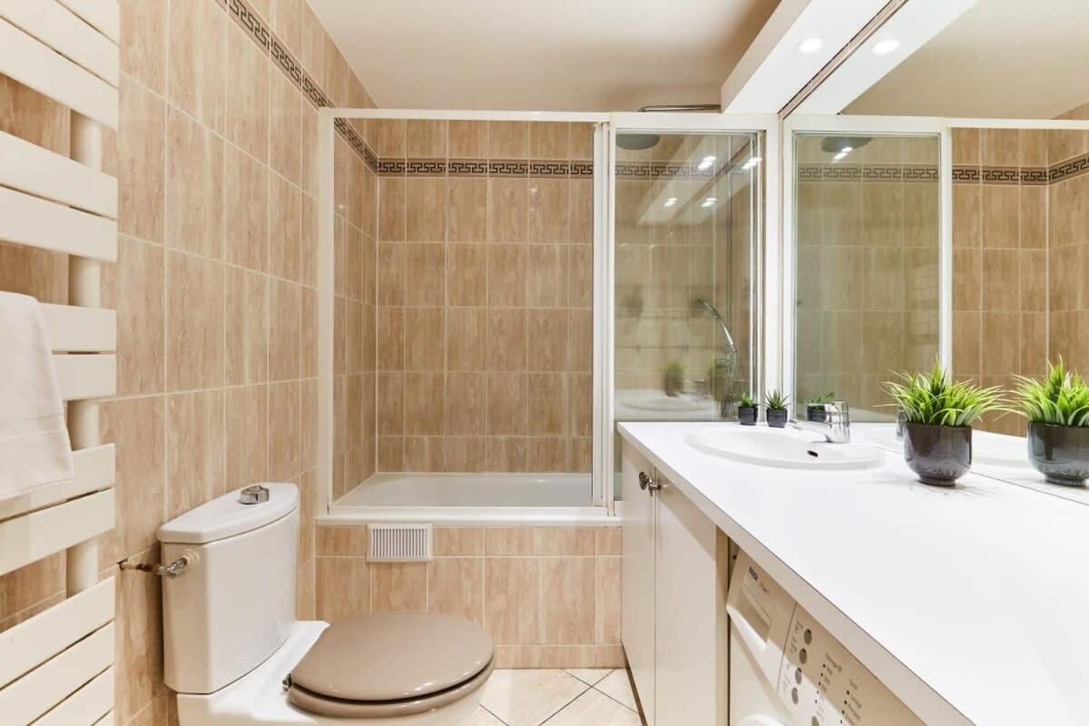 1Br With Balcony - Cityapartmentstay * Parijs